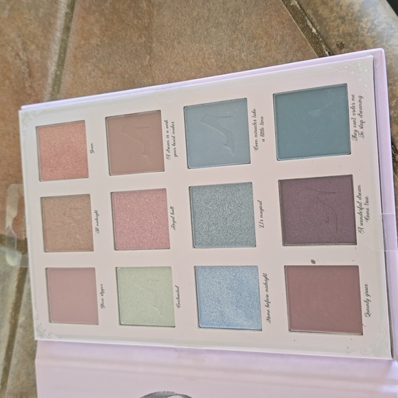 Disney Princess Cinderella Pink and Blue Palette - Picture 4 of 4